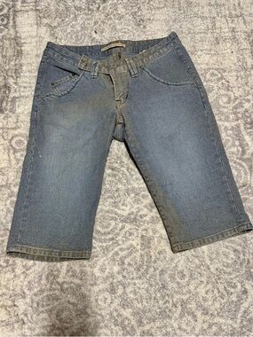 Sergio Valente Mid-Blue Denim Shorts with Contrast Stitching